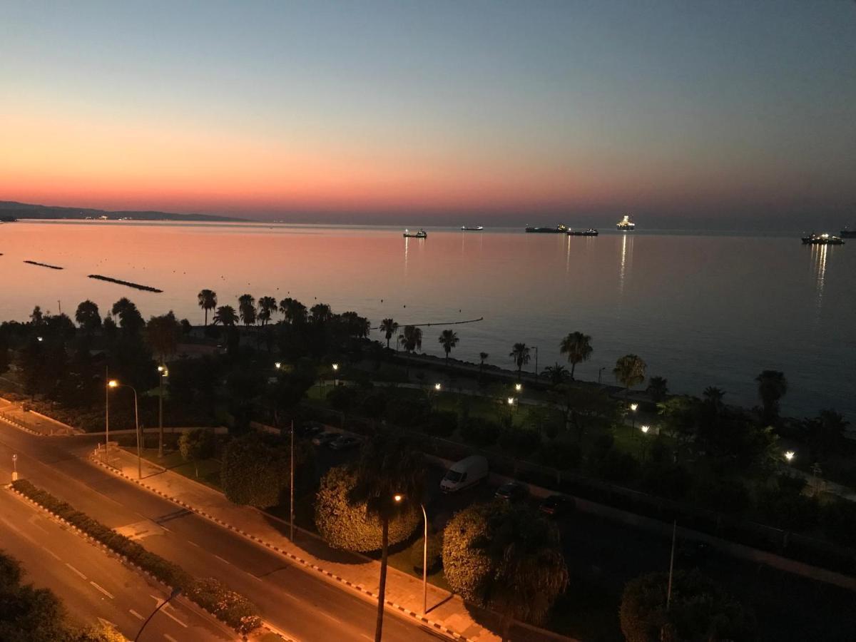 לימסול A City-Center Seaview Penthouse At Oceanic מראה חיצוני תמונה